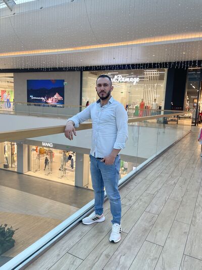  ,   Ismet, 37 ,   ,   