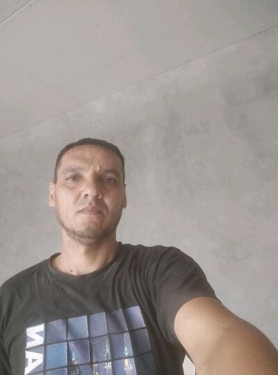  ,   Fozil, 43 ,  