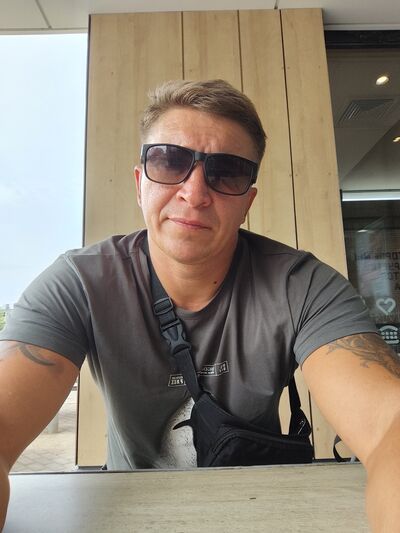  ,   Sergik, 43 ,   ,   