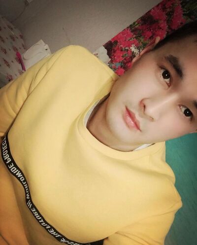  ,   Adilhan, 32 ,   ,   , c 