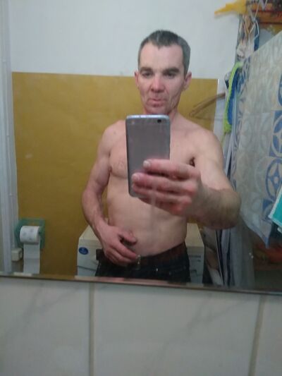  ,   Robert, 48 ,   