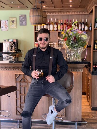  ,   Albert, 33 ,   ,   