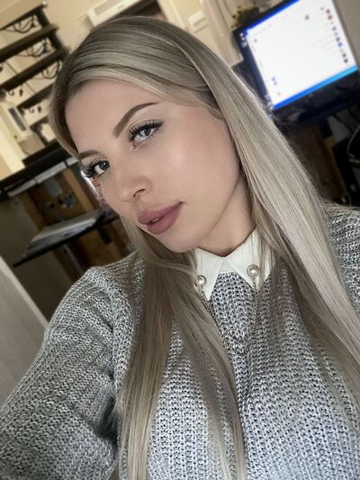  ,   Veronika, 25 ,   ,   
