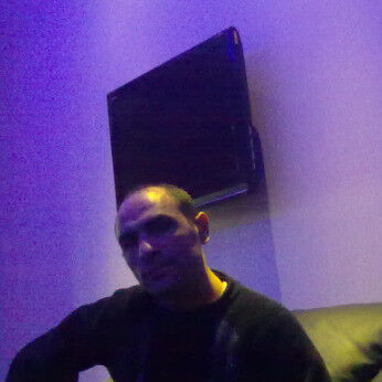  8951879  Gevorg, 44 ,    