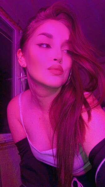  ,   Eva, 20 ,     
