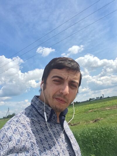  ,   Valentin, 35 ,   