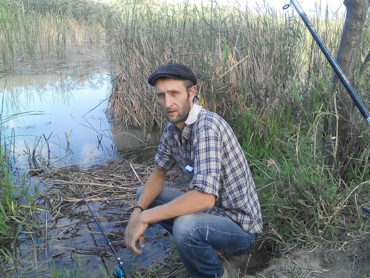  ,   Alex, 42 ,  