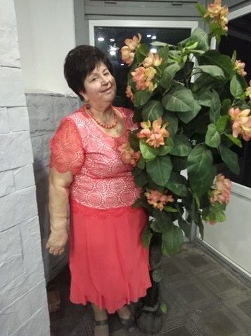 ,   Liudmila, 70 ,   ,   , c 