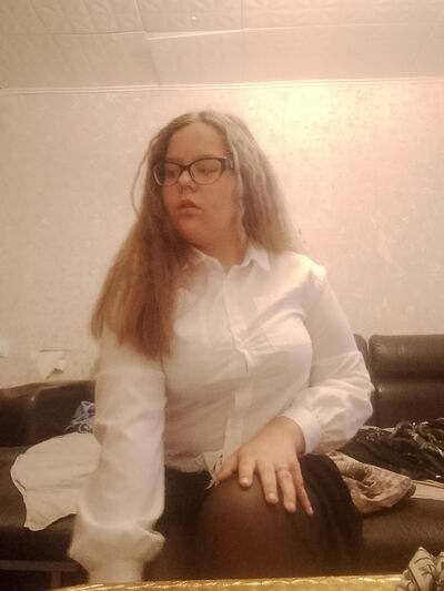  ,   Veronica, 19 ,   