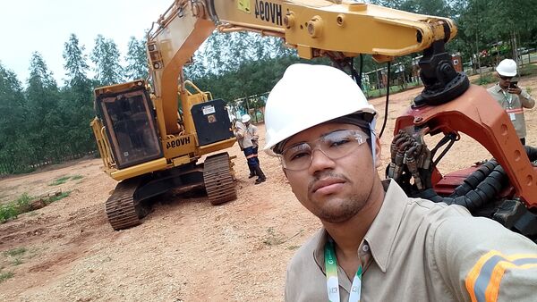  --,   Felipe, 24 ,   ,   