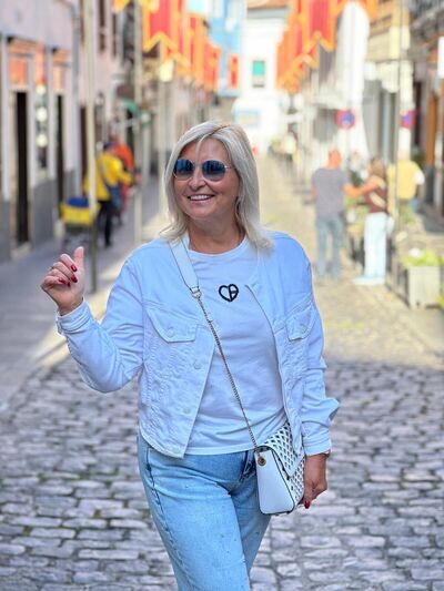  Santa Cruz de Tenerife,   Olena, 57 ,   c 