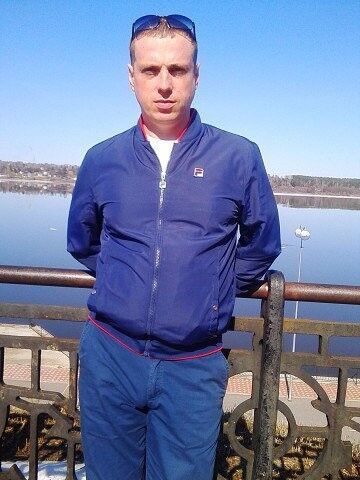  ,   Denis, 42 ,   ,   , c 