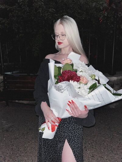  ,   Alina, 25 ,   ,   