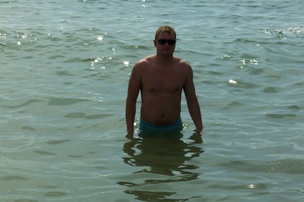  ,   Anton, 42 ,  