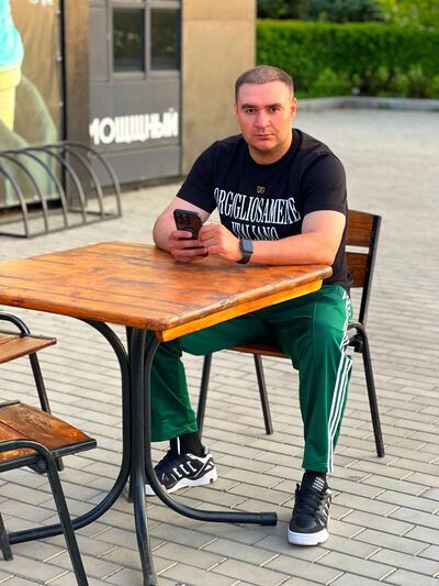 ,   Ruslan, 38 ,   ,   