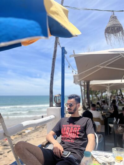  ,   Reda, 25 ,   ,   