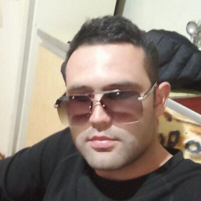  ,   Adam, 33 ,   c 