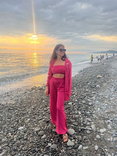 ,   Zhenya, 37 ,   ,   