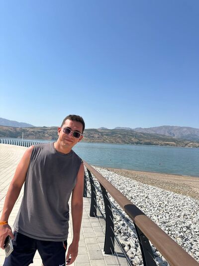  ,   Kamron, 23 ,   ,   