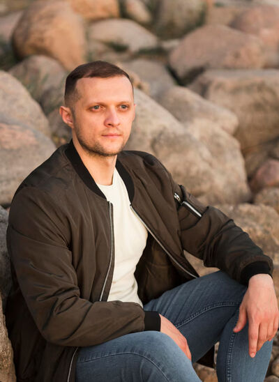  ,   Ruslan, 42 ,   ,   , c , 