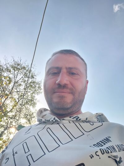  ,   Artur, 37 ,   ,   