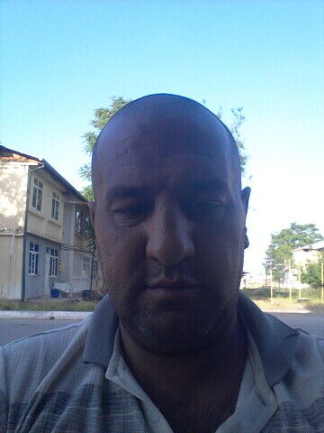  42885229  Ismail, 42 ,    