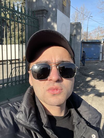  ,   George, 25 ,   ,   