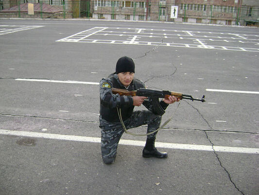  ,   Manuk, 32 ,   