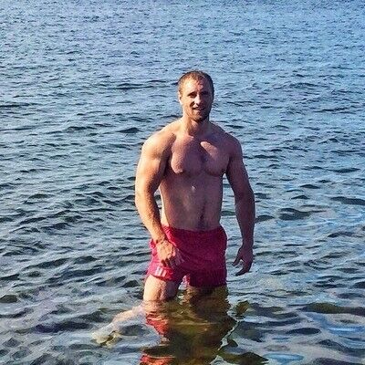  16016699  Artem, 33 ,    