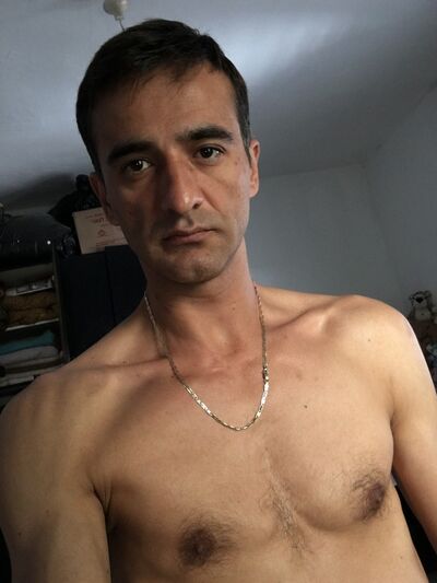  ,   Levi, 44 ,   