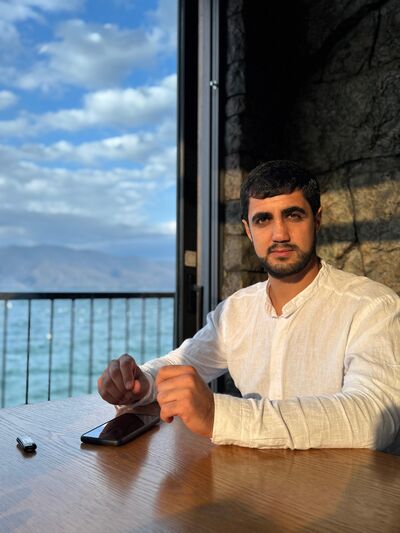  ,   Arman, 26 ,   ,   , c , 