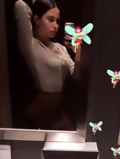  ,   Elena, 23 ,   ,   , c , 