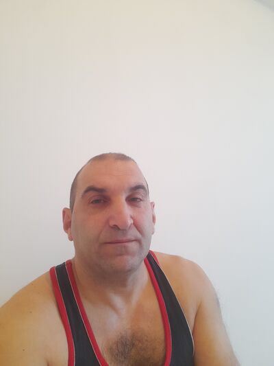  ,   Artur, 42 ,   ,   , c , 