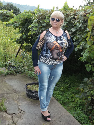  ,   Scarllet, 61 ,     , c 