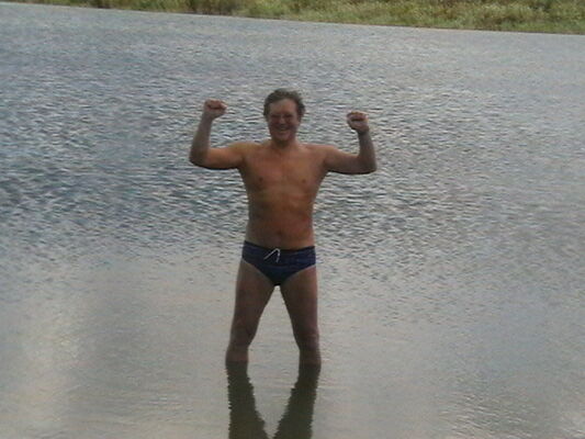  ,   Nik, 52 ,  