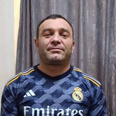  ,   Armen, 43 ,   ,   