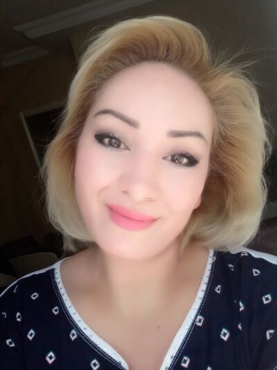  ,   Lola, 46 ,  