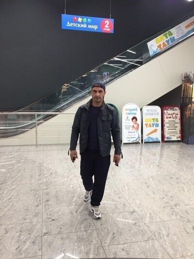  ,   Alyda, 43 ,   ,   , c 