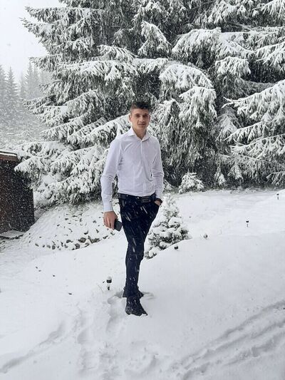  ,   Dorian, 27 ,   ,   