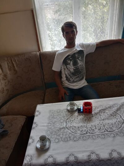  ,   Davit, 32 ,   ,   , c 