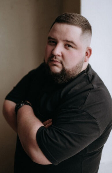  ,   Anton, 39 ,   ,   
