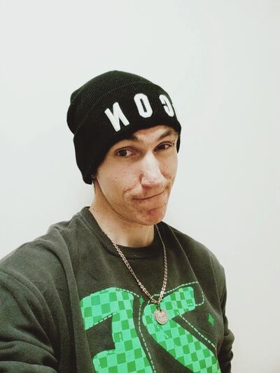  ,   ˸, 25 ,     , c 