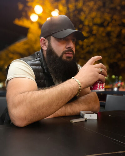  ,   Armen, 31 ,   ,   