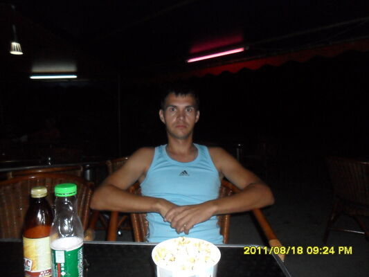  ,   Pawel, 40 ,   