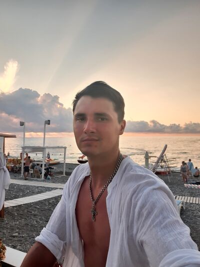  ,   Maxim, 28 ,   ,   