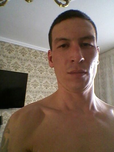  ,   Janik, 38 ,  