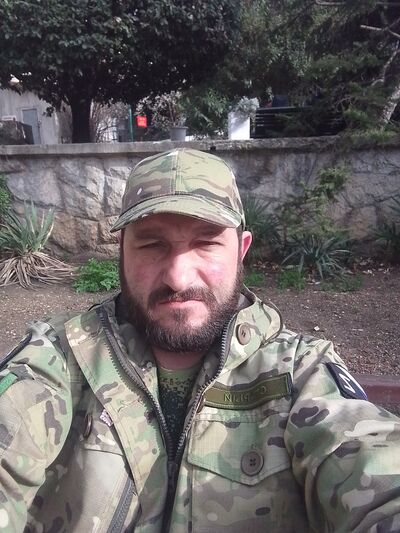  ,   Sergei, 46 ,   c 