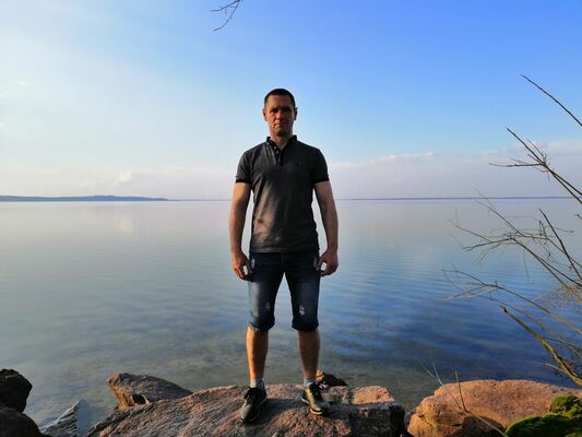  ,   Maksim, 49 ,   ,   , c , 
