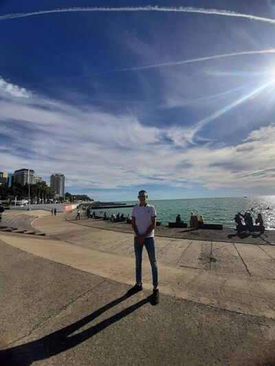  ,   Artur, 27 ,   ,   , c , 