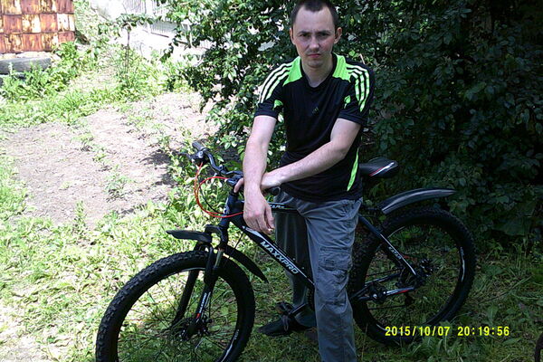  ,   Artem, 34 ,   